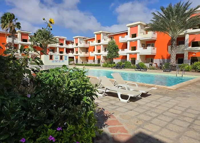 Paraiso Tropical Wifi And Pool Djadsal Moradias